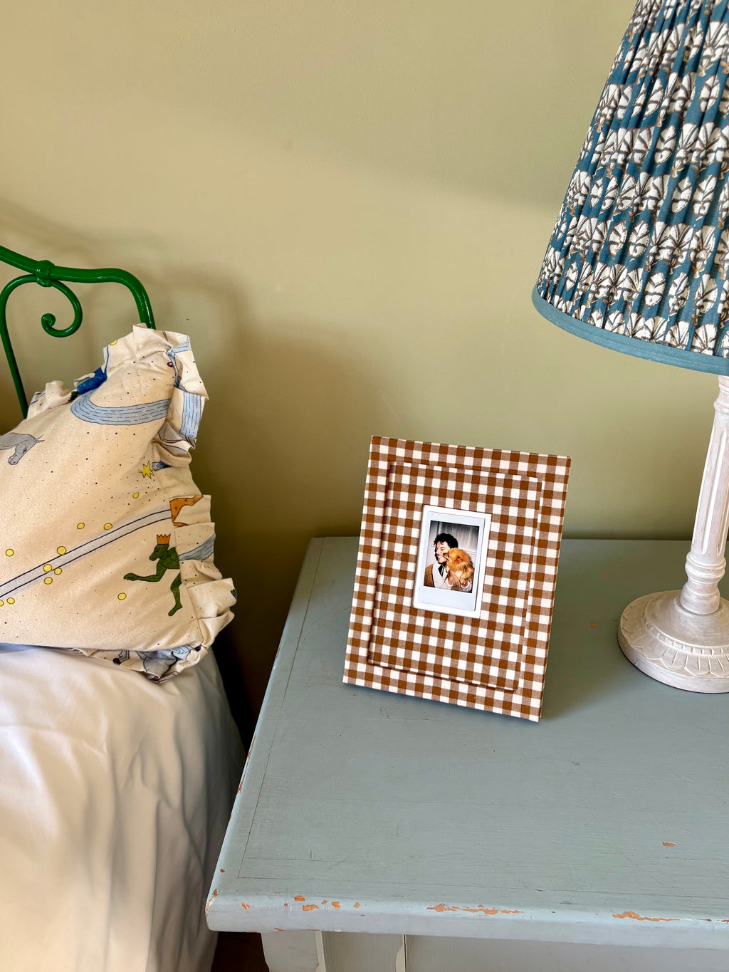 The Snapshot – Hazelnut Gingham Fabric Frame